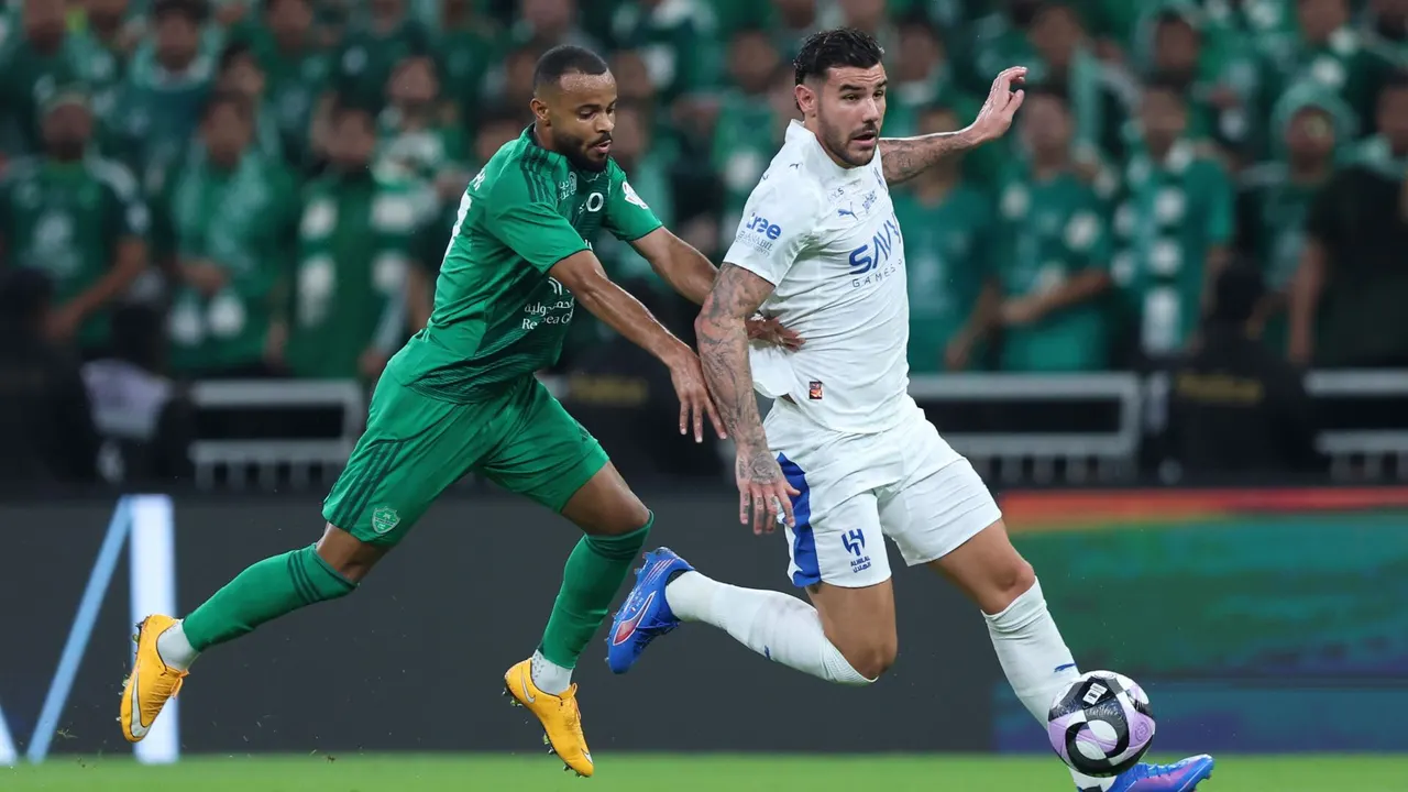 ما القنوات الناقلة لمباراة الأهلي والهلال في نصف نهائي كأس الملك السعودي 2025-2026؟ وكيف تشاهدها عبر الإنترنت؟